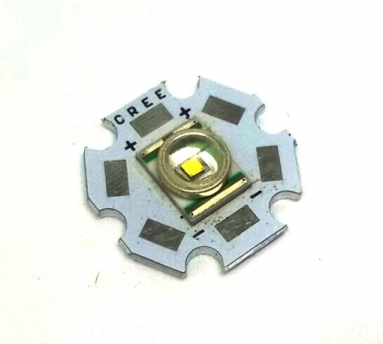 ��������� Cree XR-E Q5 3��. 3,2-3,4V 700 mA 4500�  ����������� 90 ��.  �� 20 ��. �����